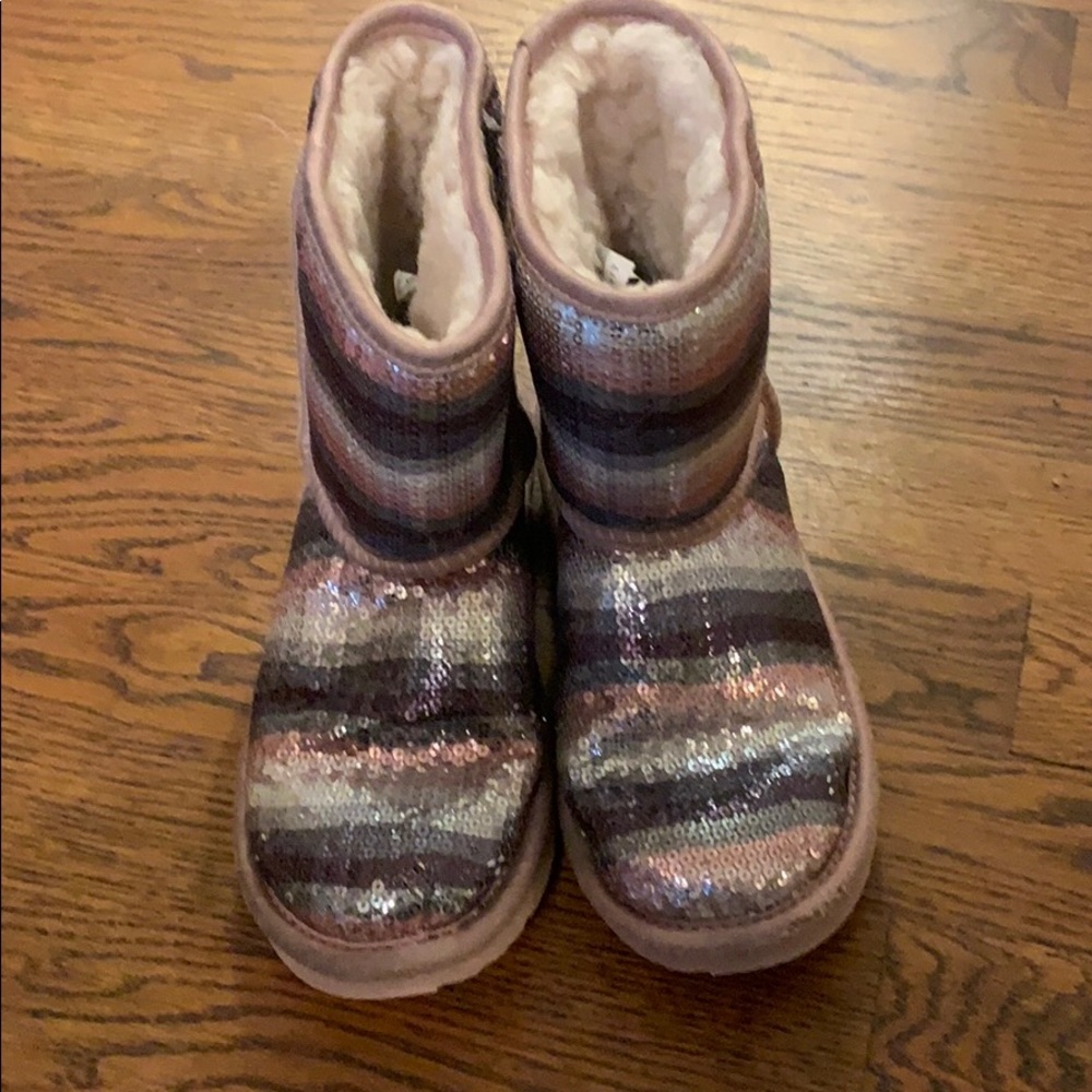 Girl sequin Uggs size 1